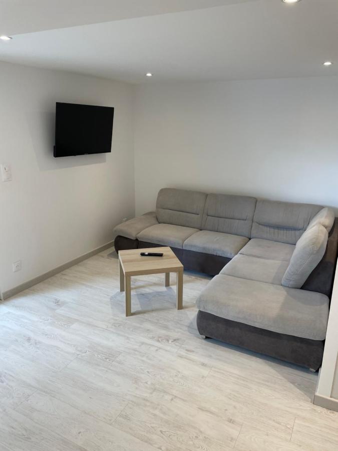 Joli Logement Au Pied Des Alpilles Eyguieres Exterior photo