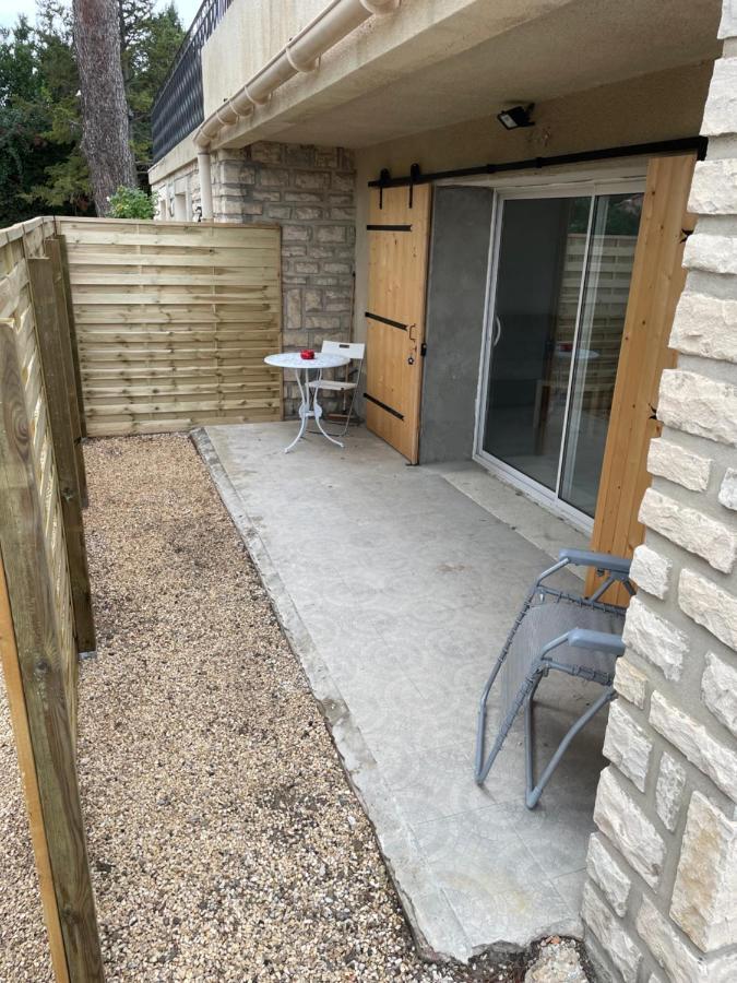 Joli Logement Au Pied Des Alpilles Eyguieres Exterior photo